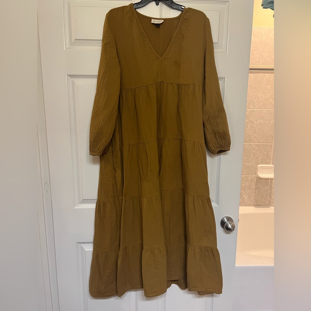 Long sleeve brown Fall dress